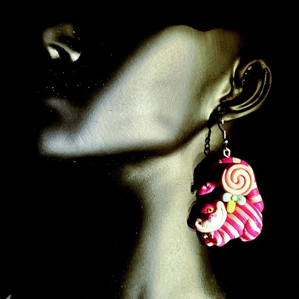 Disney Alice’s Adventure in Wonderland Pink Striped Lynx Cat Earrings - Picture 6 of 7